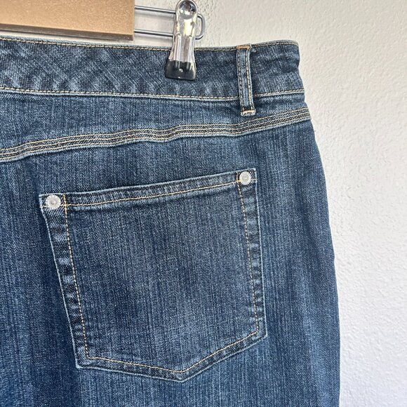 Chicos Platinum Jean Shorts Kasan M Bermuda Denim Stretch Medium Wash - Picture 5 of 8